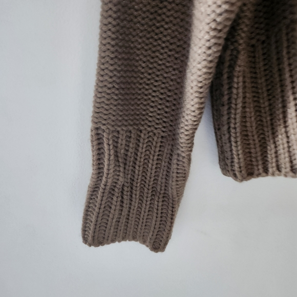 Deep Self Crewneck Chunky Knit Long Sleeves Khaki Sweater Pullover - Picture 3 of 6